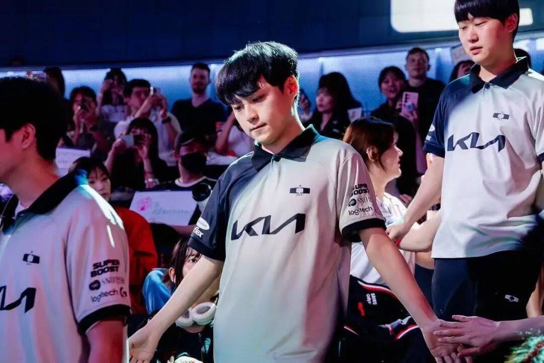 DK力克T1，Doinb开启传奇时刻强强对话淘汰赛，成为赛场最大亮点