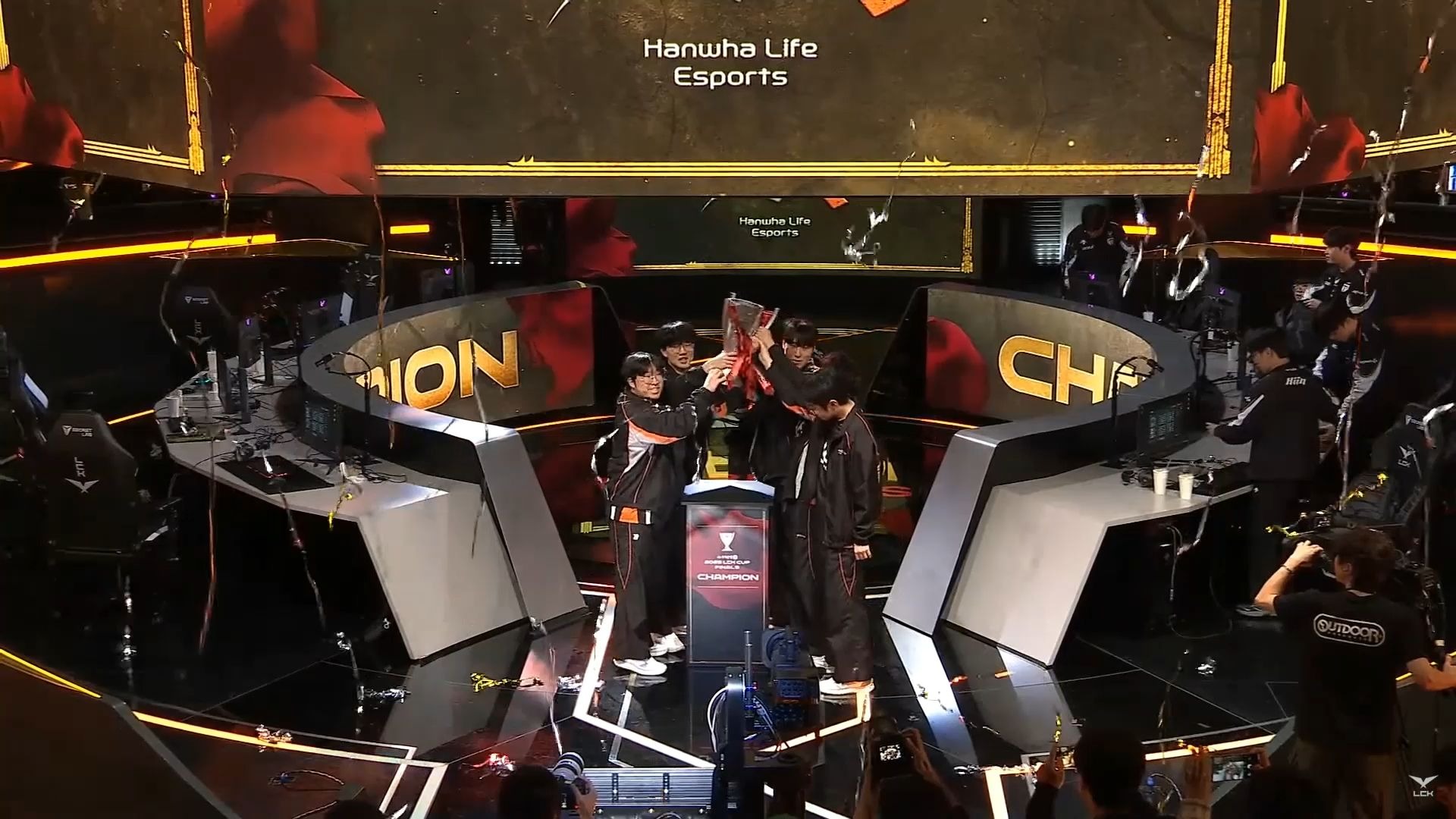 CLG力克HLE,Knight关键团战开团秒人鏖战多局全球总决赛,留下经典瞬间 CLG力克HLE,Knight关键团战开团秒人鏖战多局全球总决赛,留下经典瞬间