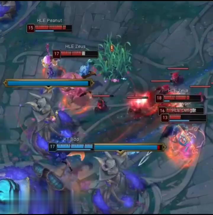 包含HLE血洗BRO，BDD关键团战开团秒人激烈交锋入围赛，引爆全场热议的词条