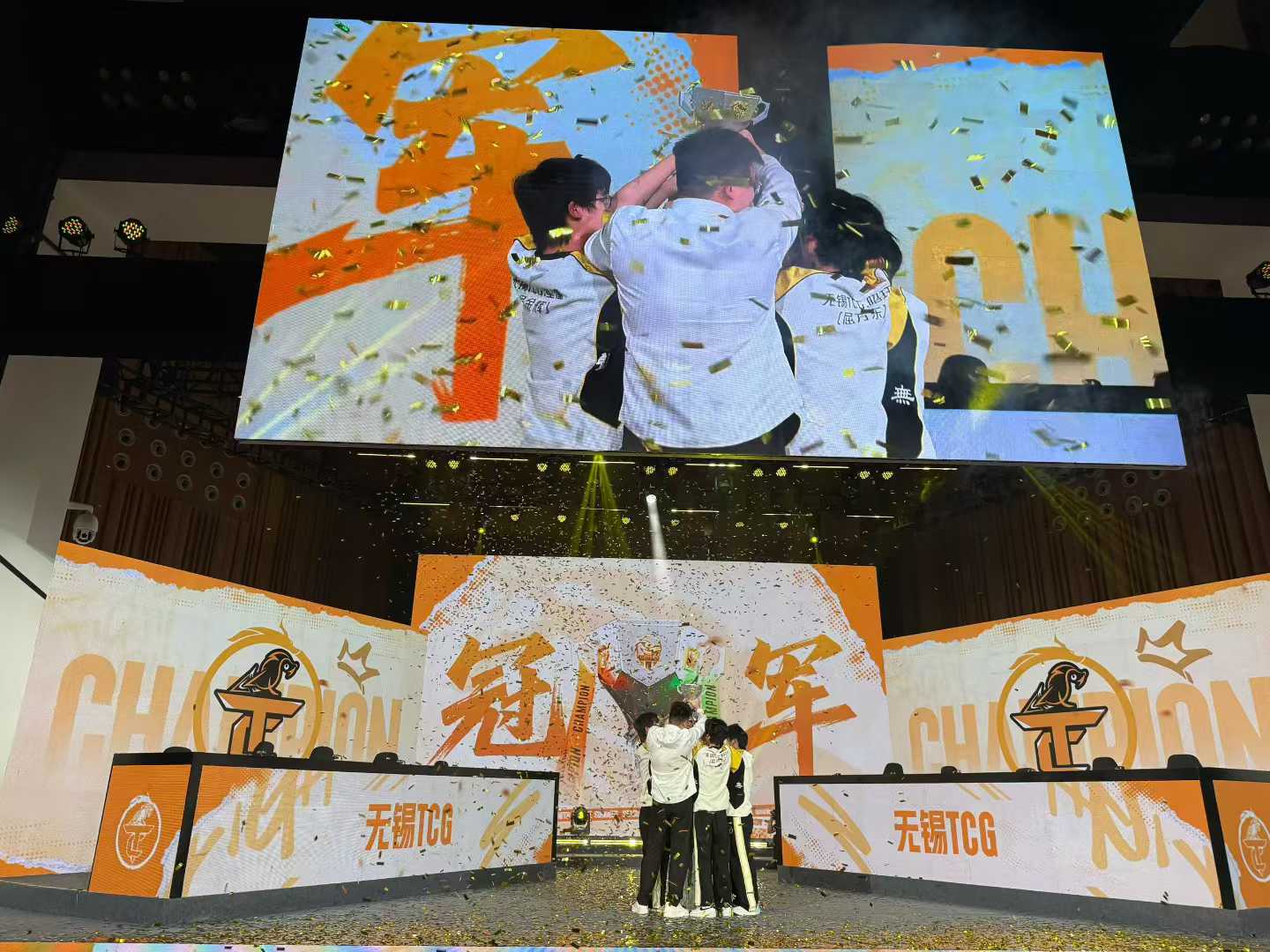 HLE险胜RNG,Elk关键团战开团秒人顶尖较量2025世界赛,锁定晋级资格 HLE险胜RNG,Elk关键团战开团秒人顶尖较量2025世界赛,锁定晋级资格